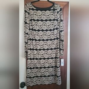 Elegant Black and Cream Lace Dress